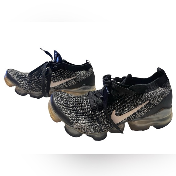Nike Vapormax Flyknit Oreo - Picture 2 of 5